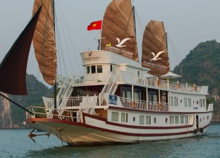 FLAMINGO CRUISES 2 DAYS 1 NIGHT & 3 DAYS 2 NIGHTS from 165 USD/person only